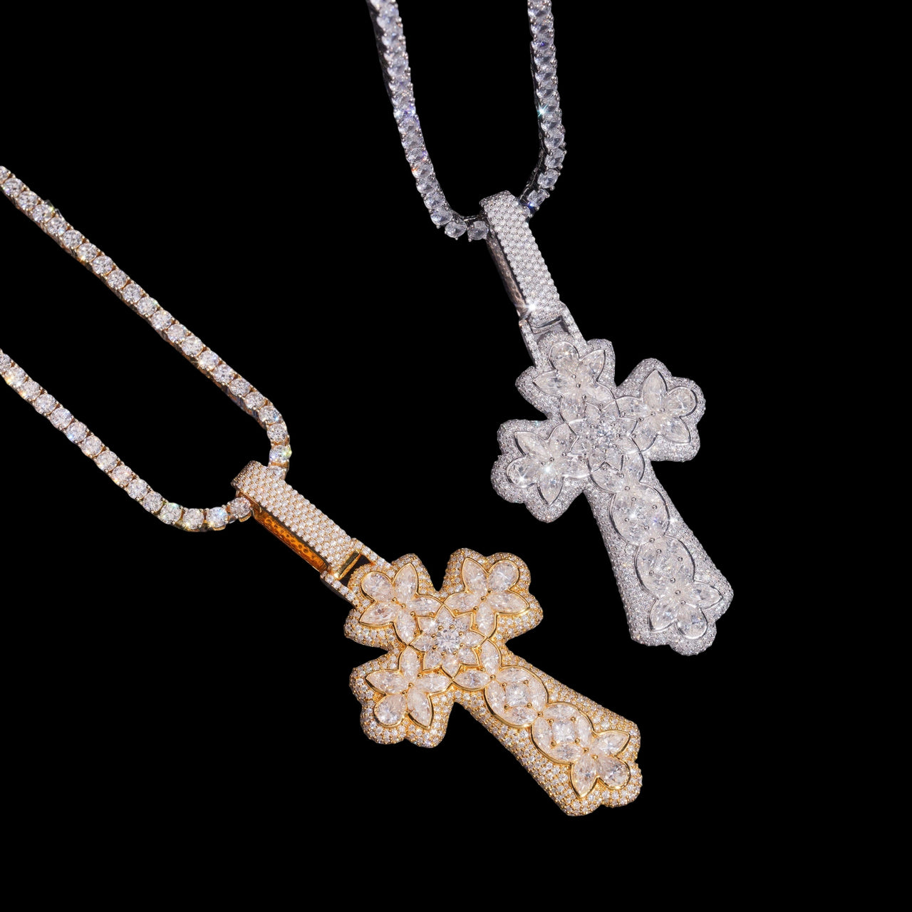 Colgante Cruz Floral Diamante de Laboratorio – Oro de 14k