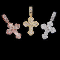 Colgante cruz baguette trenzado con diamante de laboratorio – Oro de 14k