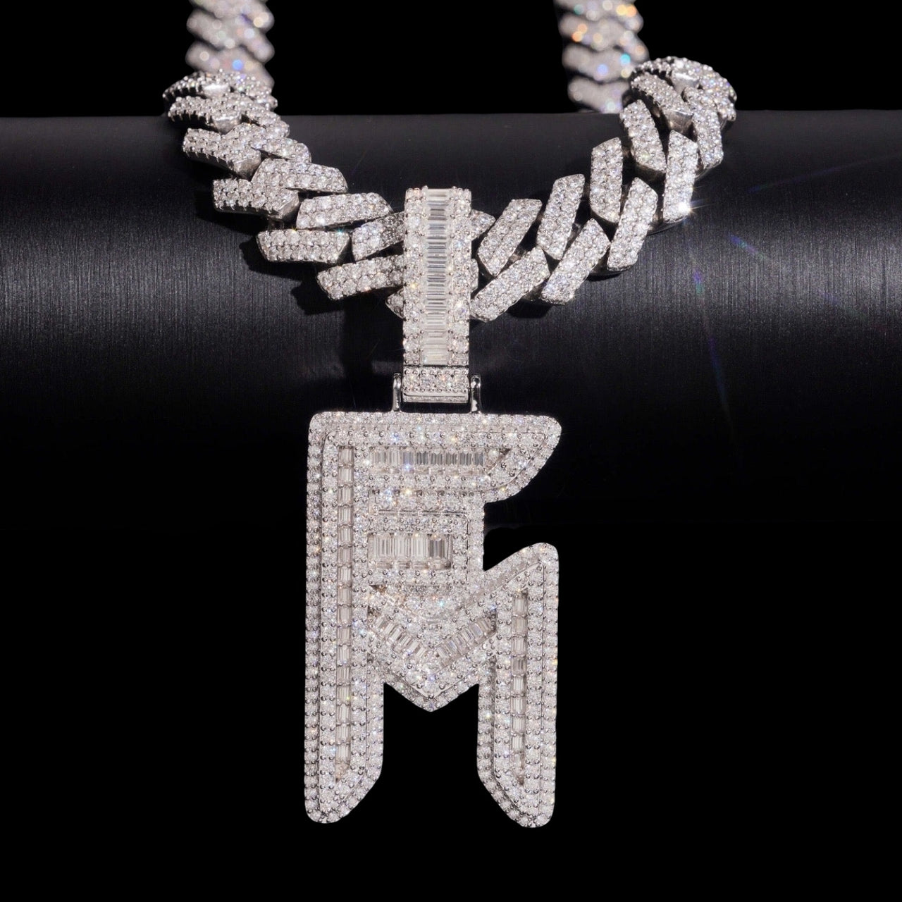 Colgante de letras personalizadas de 2.5 pulgadas, diamante de laboratorio – Oro de 14k